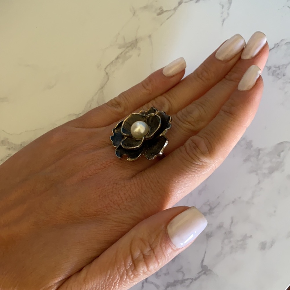 Flower ring - Picture 2 of 2
